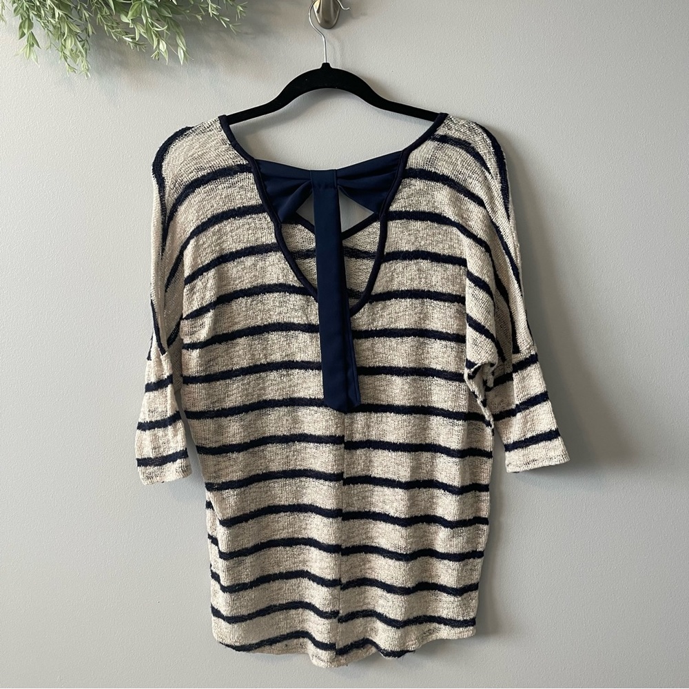 🍂 3/$20 EUC Rue21 3/4 Sleeve Semi-Sheer High-Low Hem Low Back Top